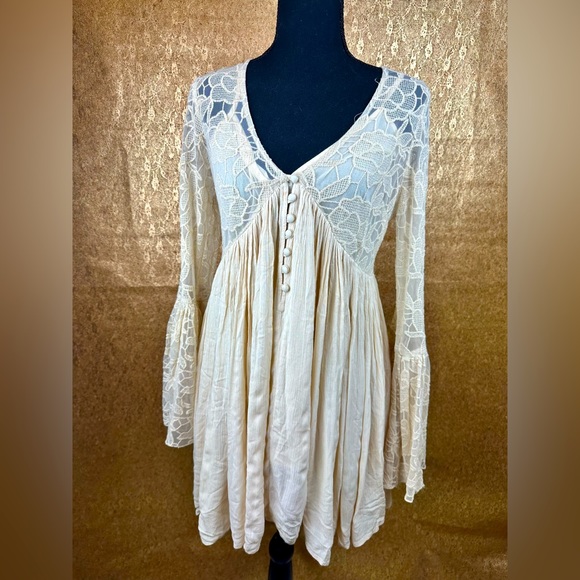 Free People Dresses & Skirts - Free People With Love From India Lace Dress. Size XS